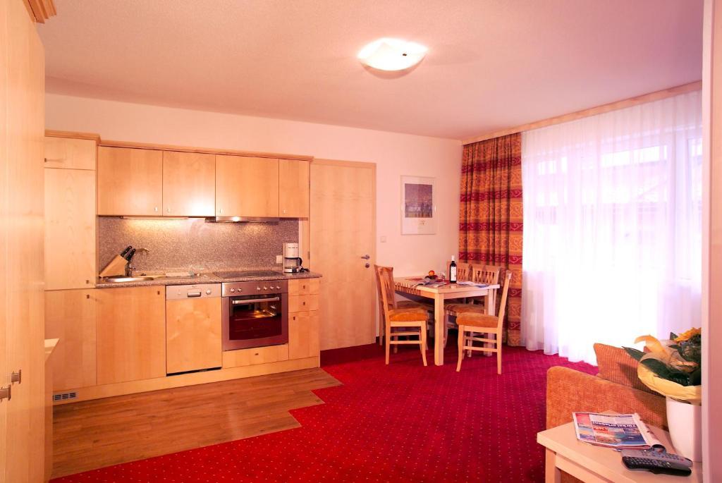 Falkner Appartement Resort Längenfeld Rum bild