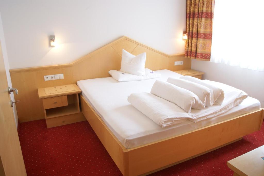 Falkner Appartement Resort Längenfeld Rum bild